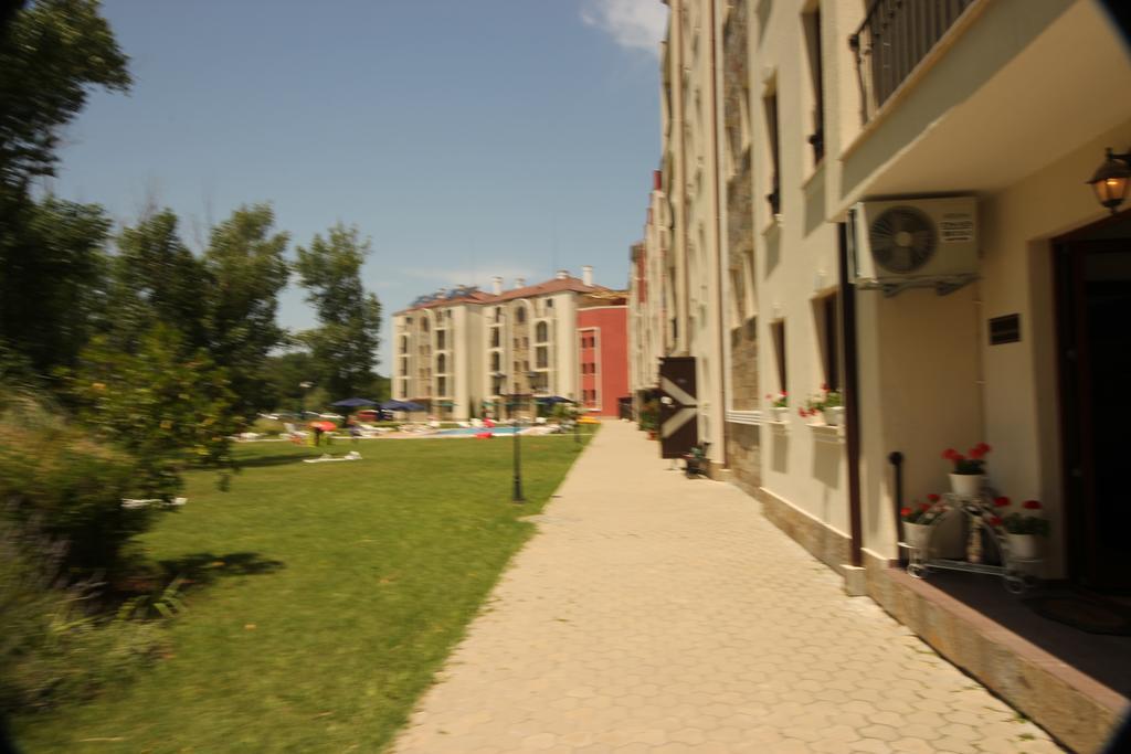 Menada Rocamar Apartments Tsarevo Exterior photo