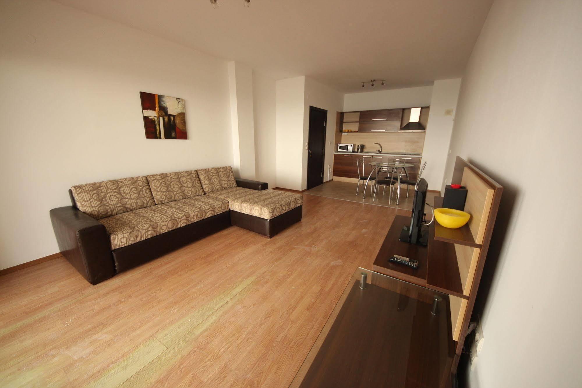 Menada Rocamar Apartments Tsarevo Exterior photo