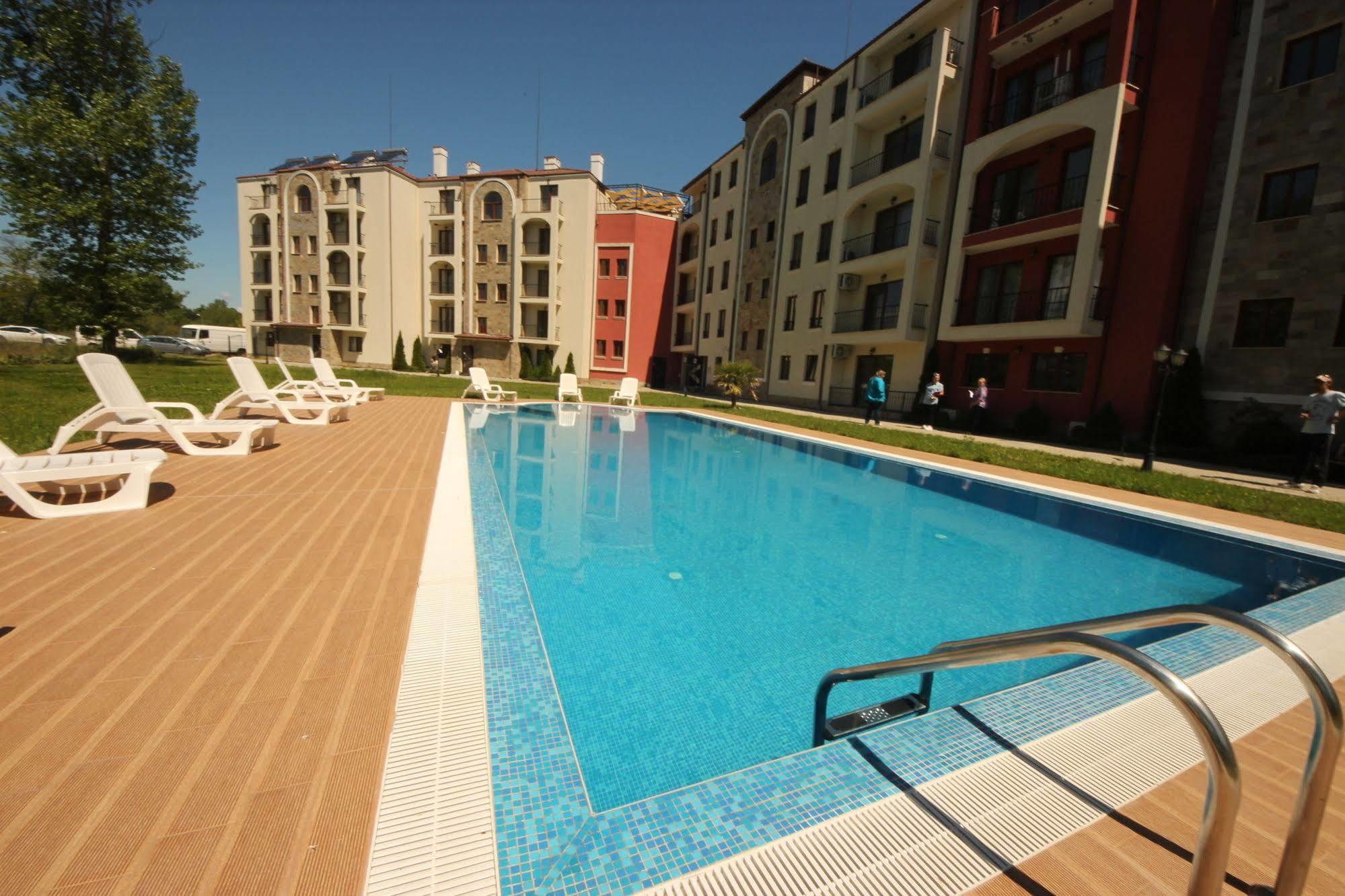Menada Rocamar Apartments Tsarevo Exterior photo