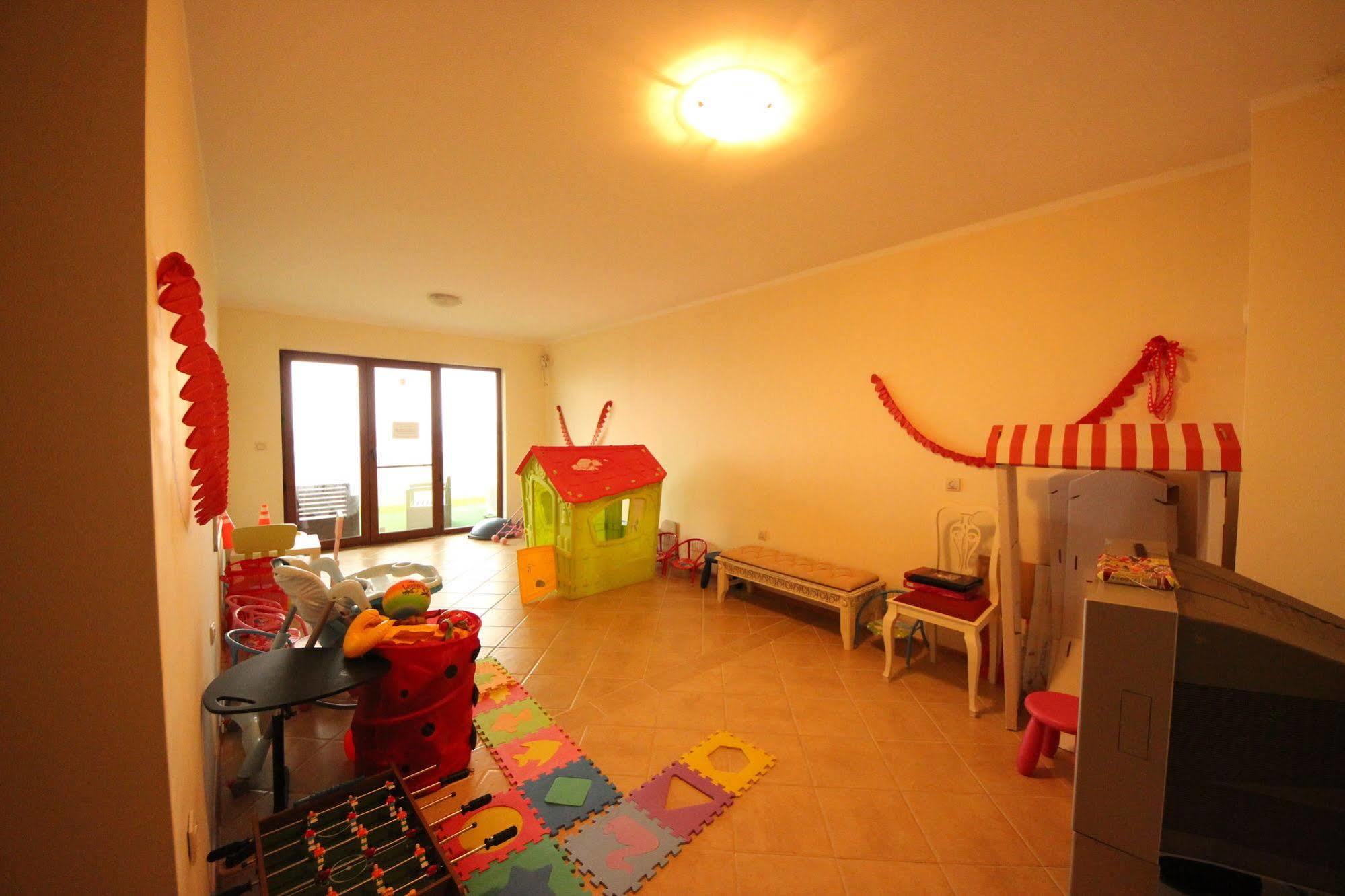 Menada Rocamar Apartments Tsarevo Exterior photo