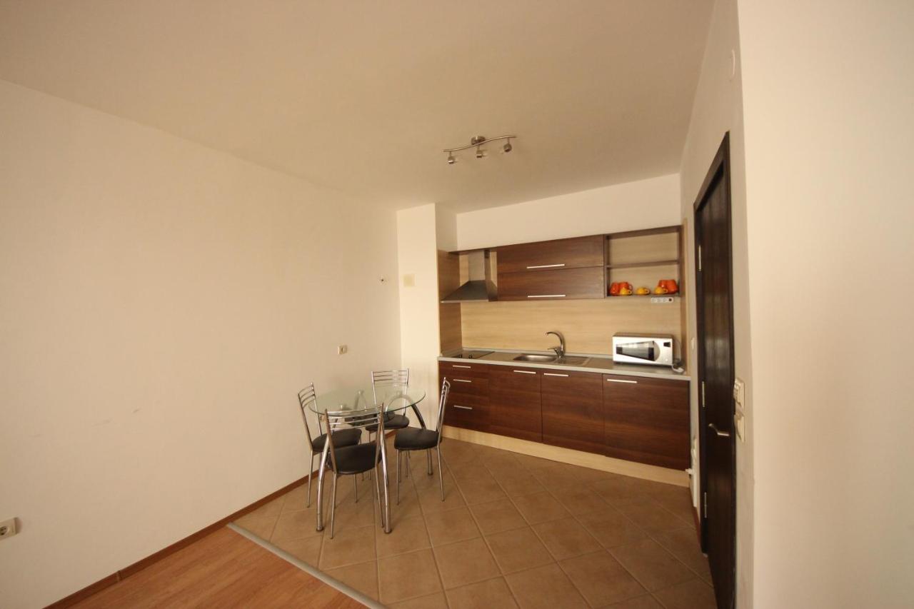 Menada Rocamar Apartments Tsarevo Exterior photo
